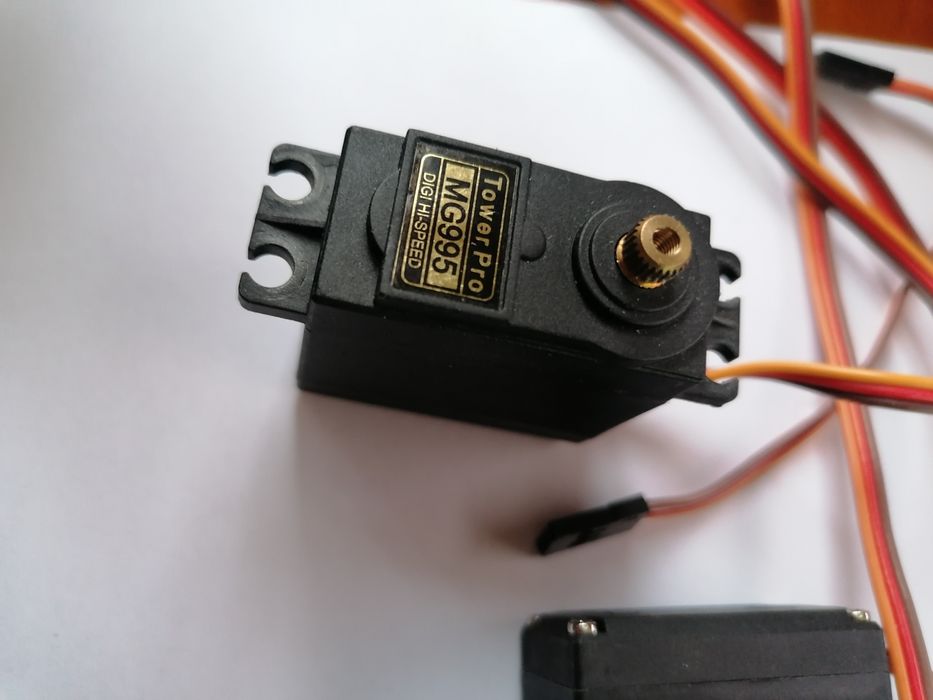 Servo motor MG995 180 / 270 grade