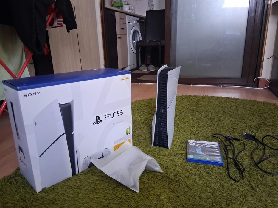 Play Station 5 Din Disc Edition-impecabil / Joc EA Sports FC 24 - Cutie completă