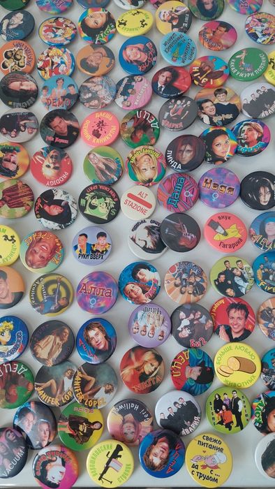 Продам детские значки