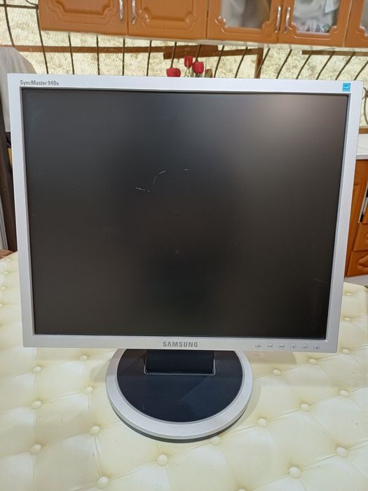 Продаётся монитор от пк 19 дюйм