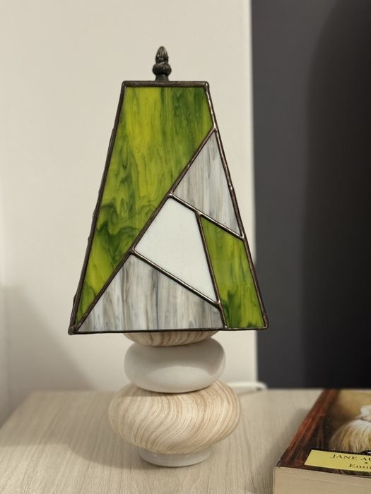 Lampa Tiffany pentru noptiera