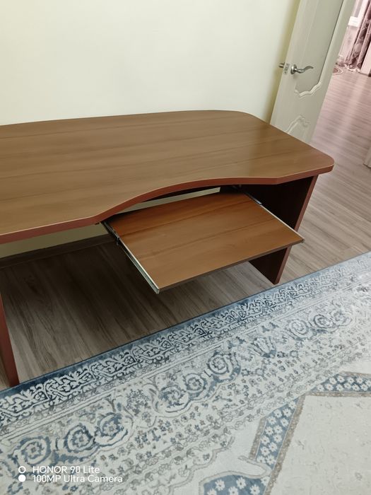 Продам офисный стол для руководителя