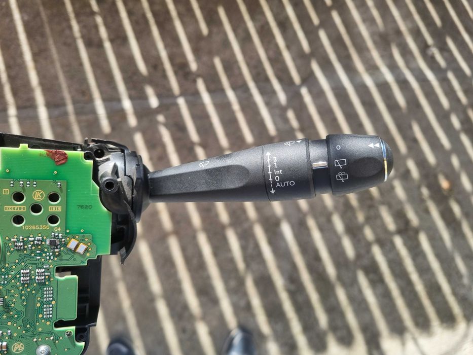 Bloc luminini / Manete semnalizare/ Stergatoare Peugeot 3008