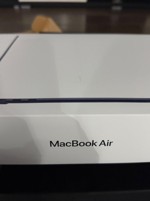 MacBook Air nou sigilat