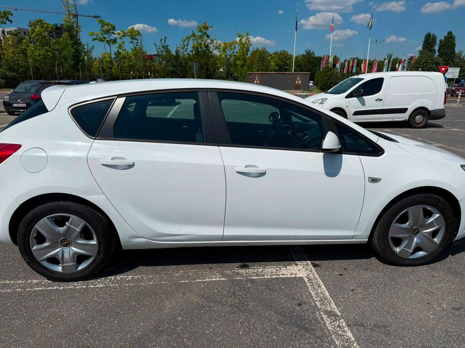 Vand Opel Astra J cutie automata