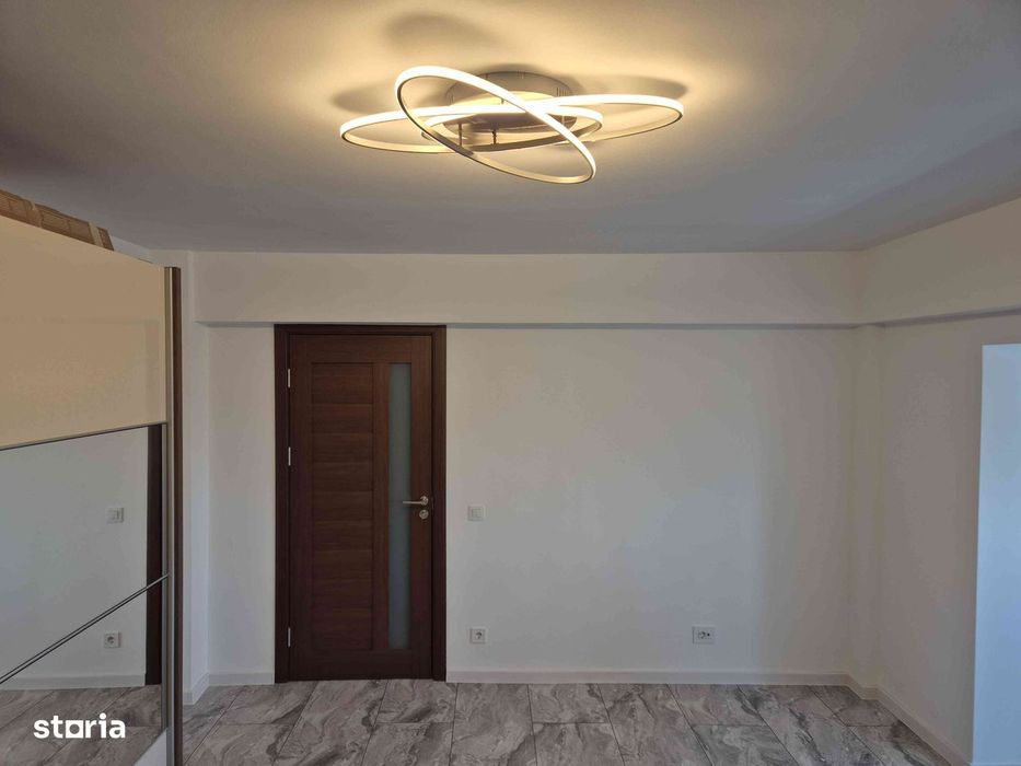 Proprietar vând apartament 2 camere central.