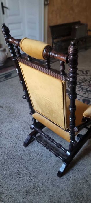Vand balansoar vechi reconditionat si tapitat