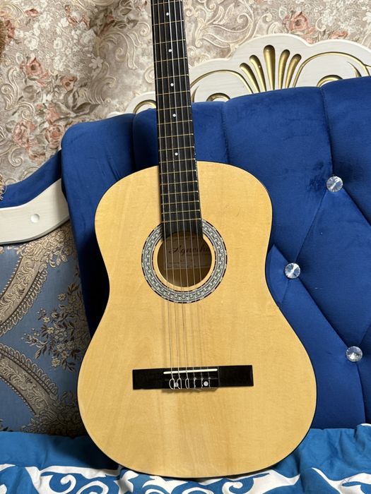 Гитара акулистическая