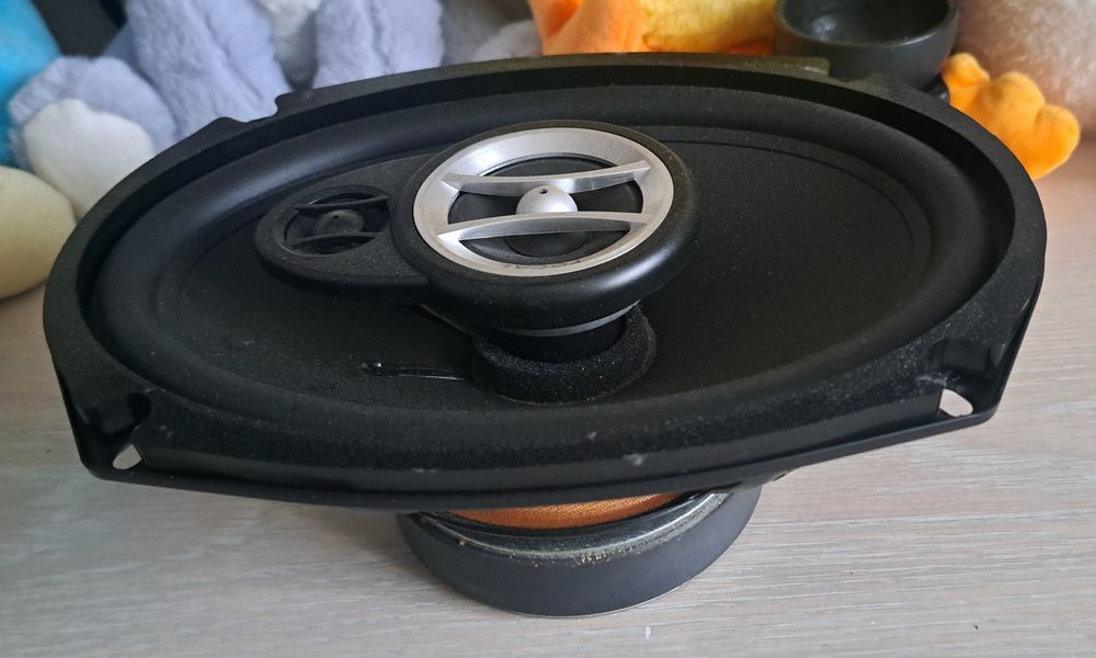 Boxe auto FOCAL impecabile