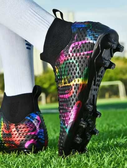 Нови детски футболни бутонки с шипове – Удобни за тренировки и мачове!