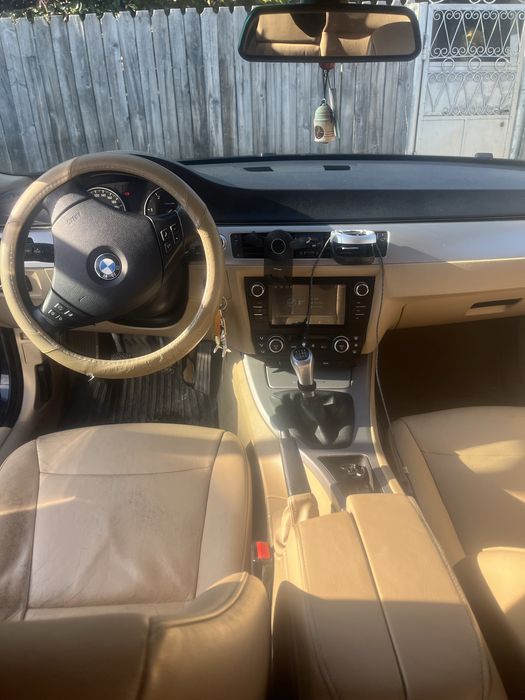Vand Bmw e91 ,km reali  toate actele  la zi mai multe detalii in privat la nr 0733869685
