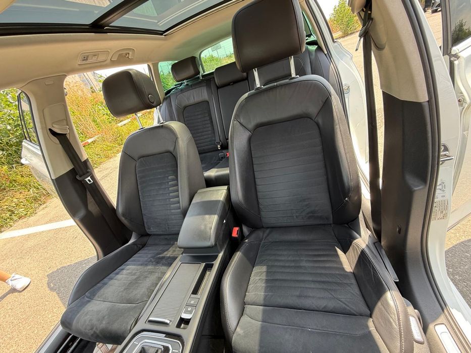 Vând Volkswagen Passat B8 cu Pachet R-Line din fabrică