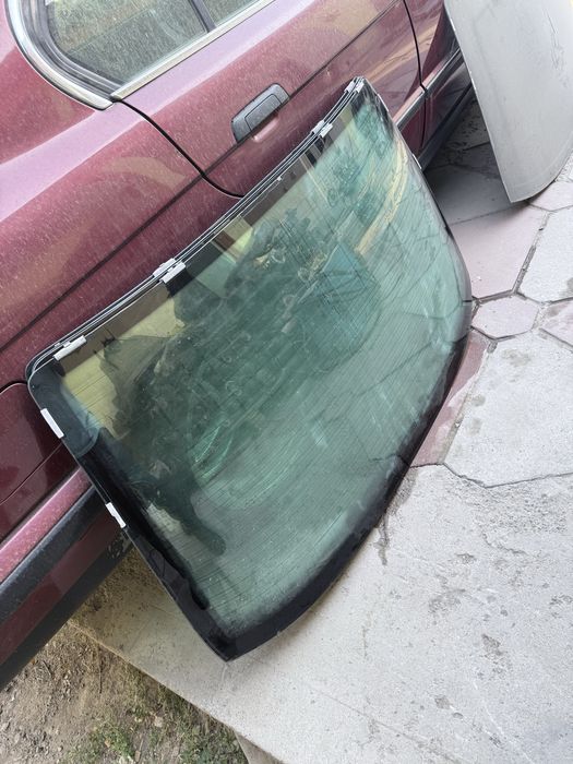 Заднее стекло на бмв е34,е38,е39