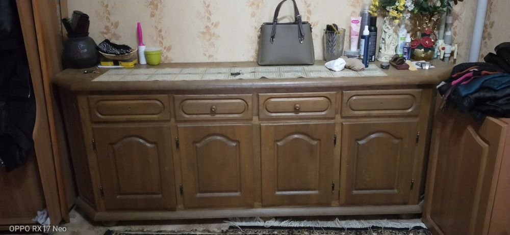 Продам комод из массива дерева.