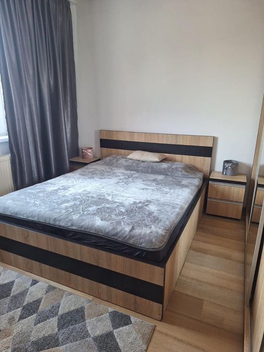Vand apartament 2 camere in Cartierul latin(zona de case)