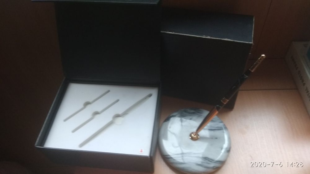 Настольный набор, ручка