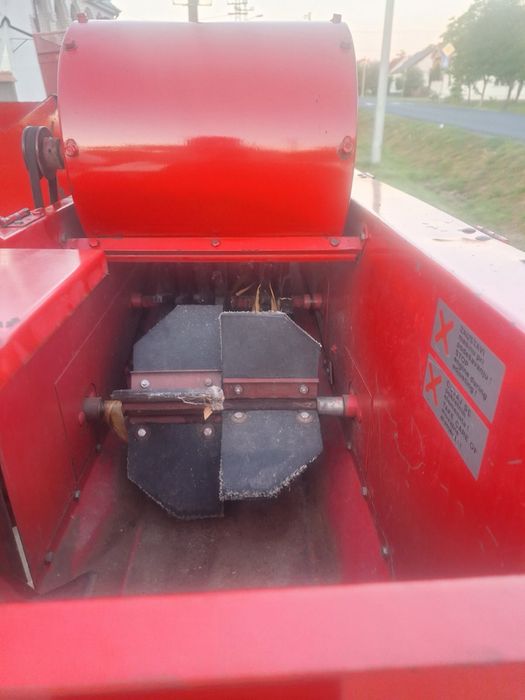 Zmaj 216 culegatoare porumb Nouă