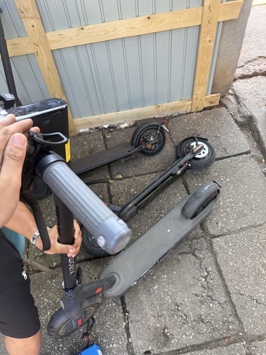 Vând lot trotinete electrice cu diferite efecte