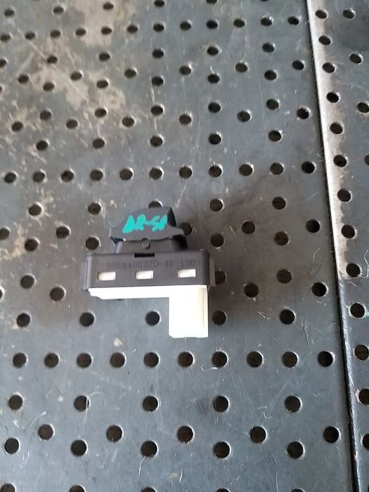Buton geam electric dreapta spate citroen c5 aircross 98044803zd
