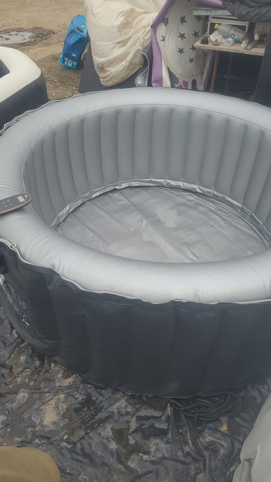 Jacuzi nou cu pompa defecta preț 650lei