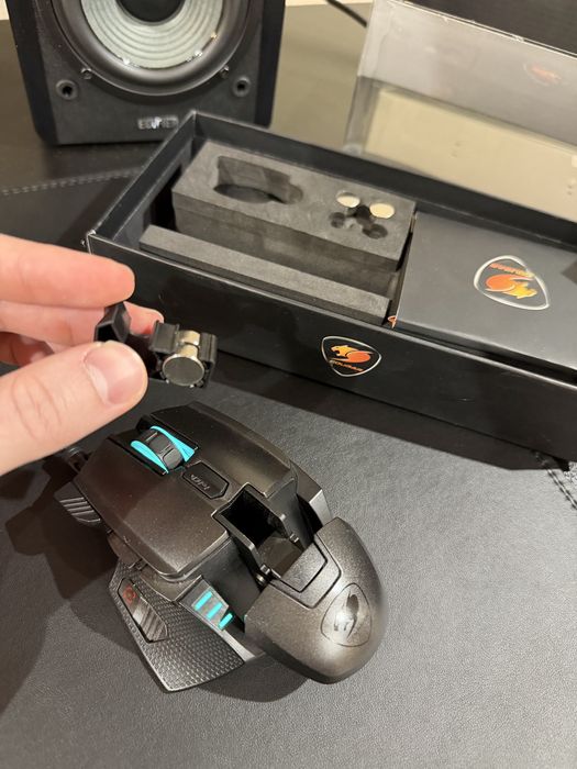 RGB Геймърска Мишка Cougar 700M EVO, 16К dpi + ПОДАРЪК бънджи за кабел