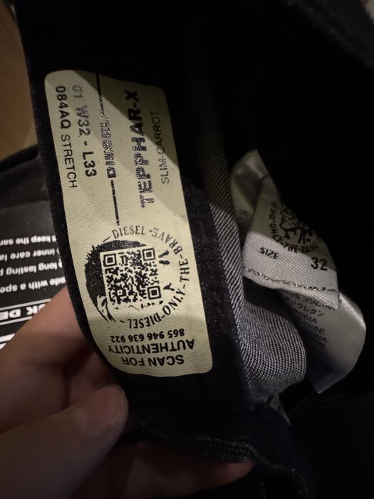 Продавам два броя дънки BOSS и DIESEL