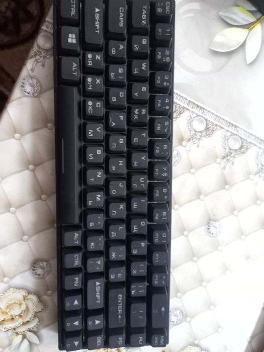 Klaviatura Mechanical Keyboard KG380 WL.  I