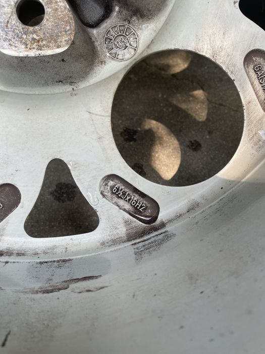 Джанти с гуми Alfa Romeo 16 цола