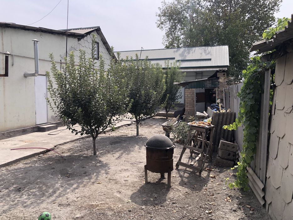 Uy sotiladi 6 sotix 7 xona sergeli sputnik