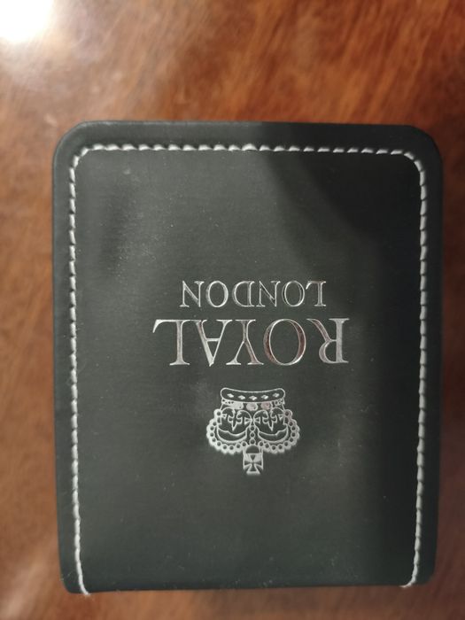 Часы наручные "ROUAL LONDON"