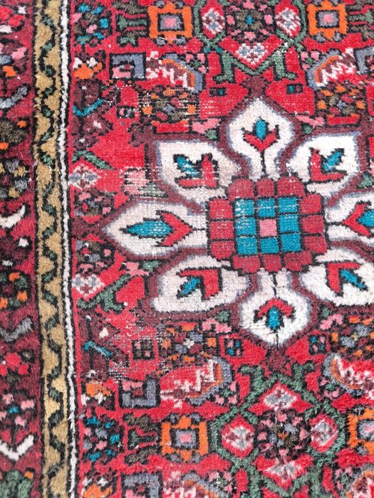 Персийски плетен,ориенталски килим.