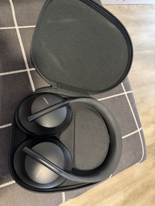 Bose 700 Wireless Noise Cancelling Headphones