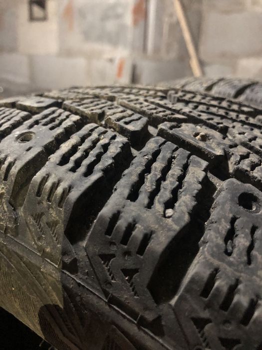 Шины зимние пара 2-шт.