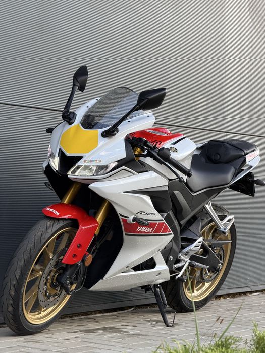 Yamaha yzf125r dominator