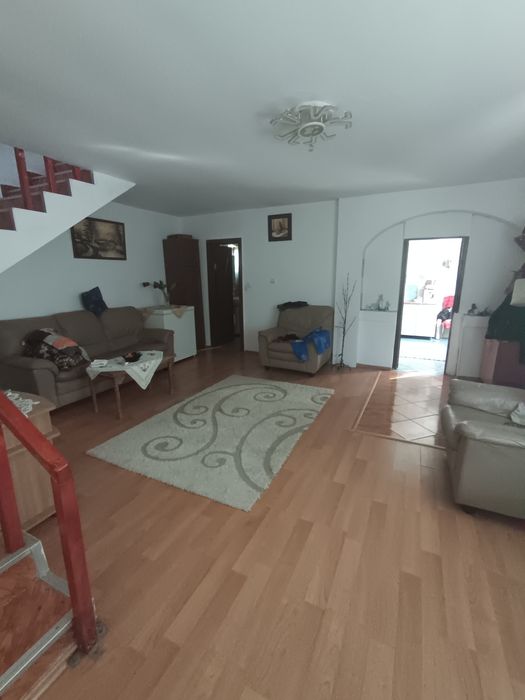 Casa cu etaj de vânzare!