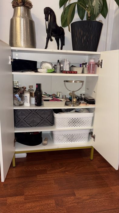 Comoda cu 4 usi si pantofar