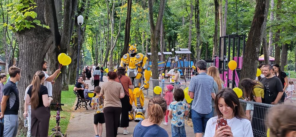 Bumblebee Events Iași – Robot Transformers pentru evenimente de neuitat!