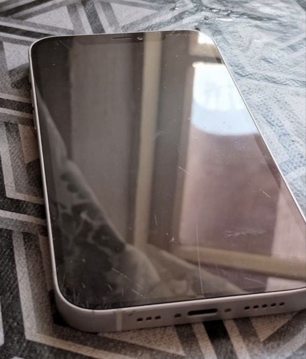 Обмен либо продажа айфон 12