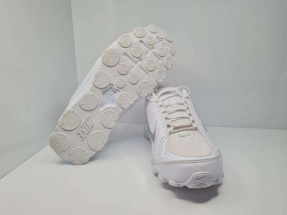 Маратонки Nike Reax 8

Чисто нови с кутия.

Размер 42 стелка 27 см.

Цена 65 евро.