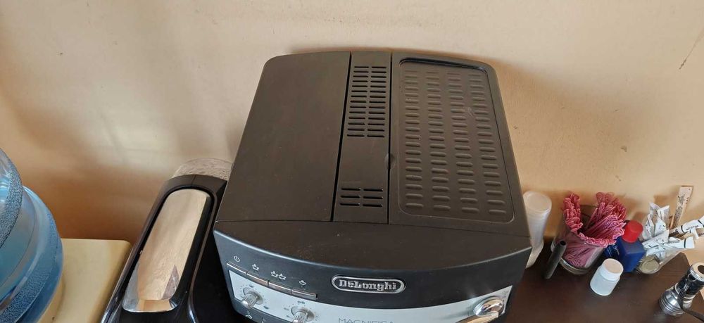 Кафе Машина-Робот DeLonghi MAGNIFICA