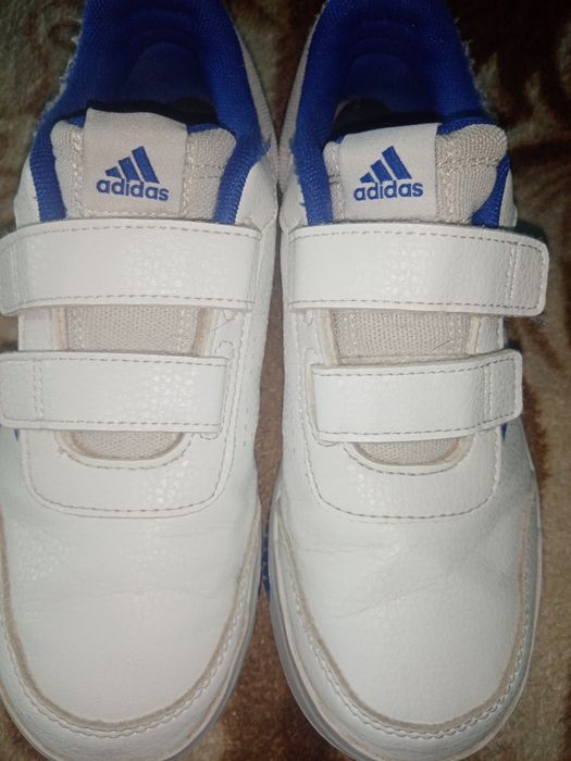 Adidași adidas mărimea 35 interior 21,5 cm