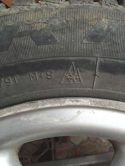 Jantă cu cauciuc R13