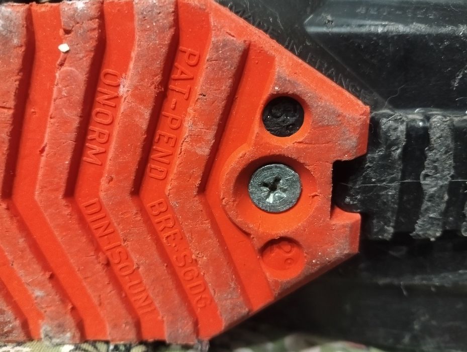 Продам лыжные ботинки