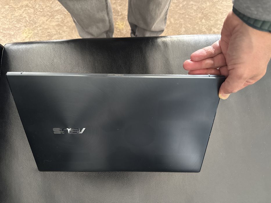 ASUS Zenbook 14" / 8 Гб / SSD 512 Гб