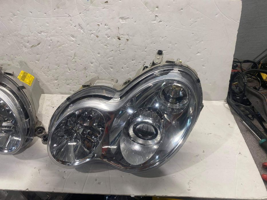Фарове Мерцедес Ц класа фейслифт