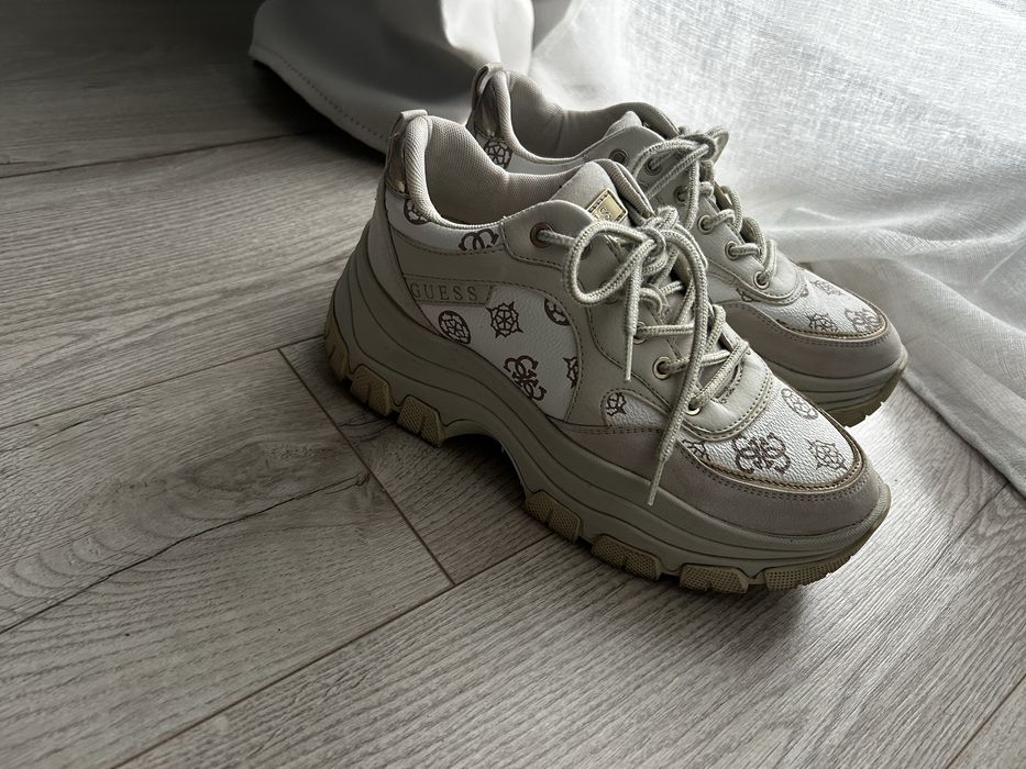 Сникърси Guess 37