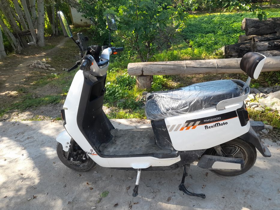 Skuter yangi 333 km yo‘l bosgan madel Realmoto RM1200D 2 Kishilik