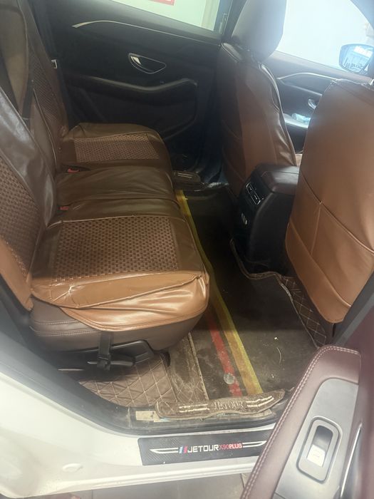 Продаю чехол уневерсальные ии полики вместе