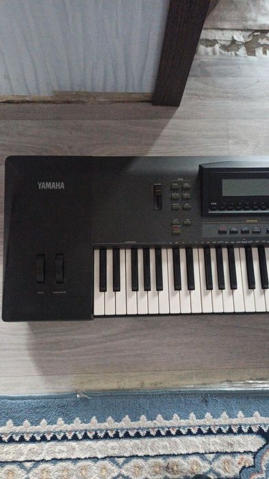синтезатор-Yamaha QS300