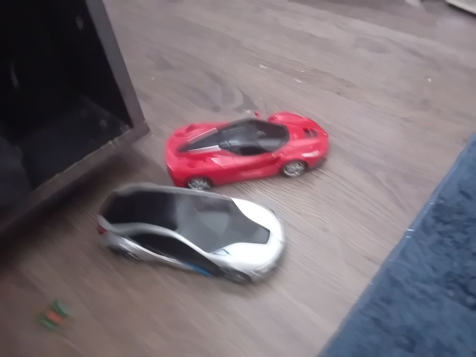 Mașinuța copii bmw  și Ferrari 100 bucata